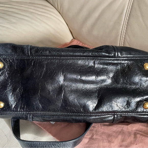 Authentic Miu Miu black soft leather double zip bag with adjustable strap - Picture 4 of 14